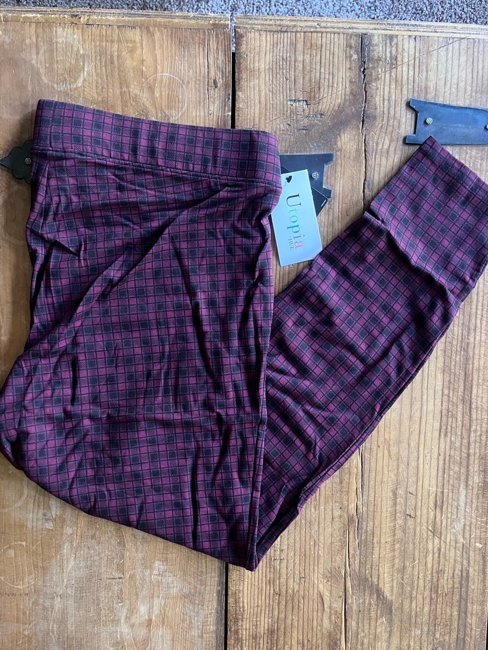 HUE Burgundy and Black Plaid Leggings